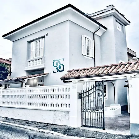 Greed Palace Πανσιόν